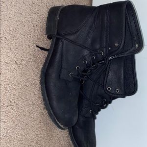 〽️BLACK BOOTS〽️